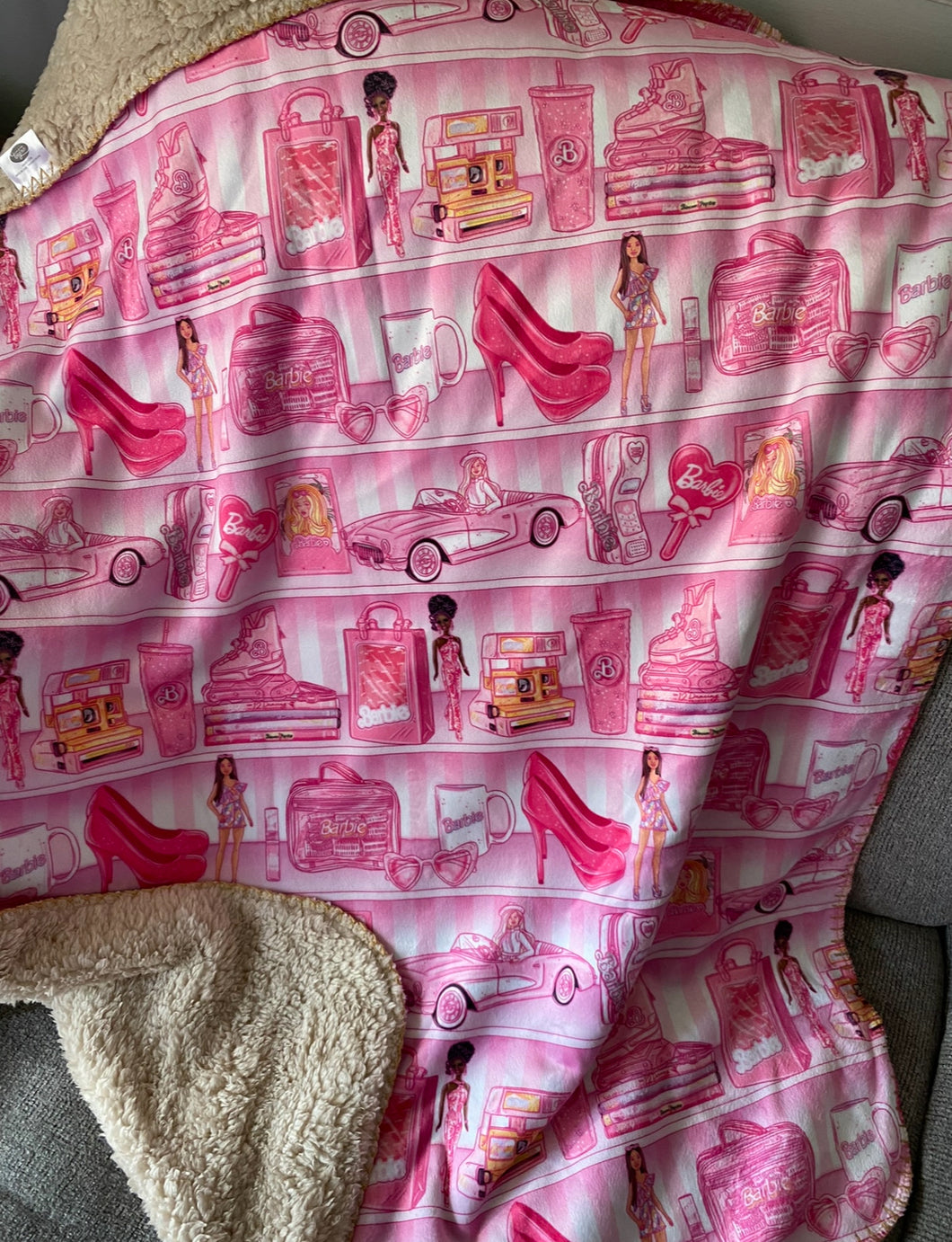 Pink shelf dolls Blanket 30x40 size ‼️No shop credits or codes can be combined on sale items‼️ as this is a sale item